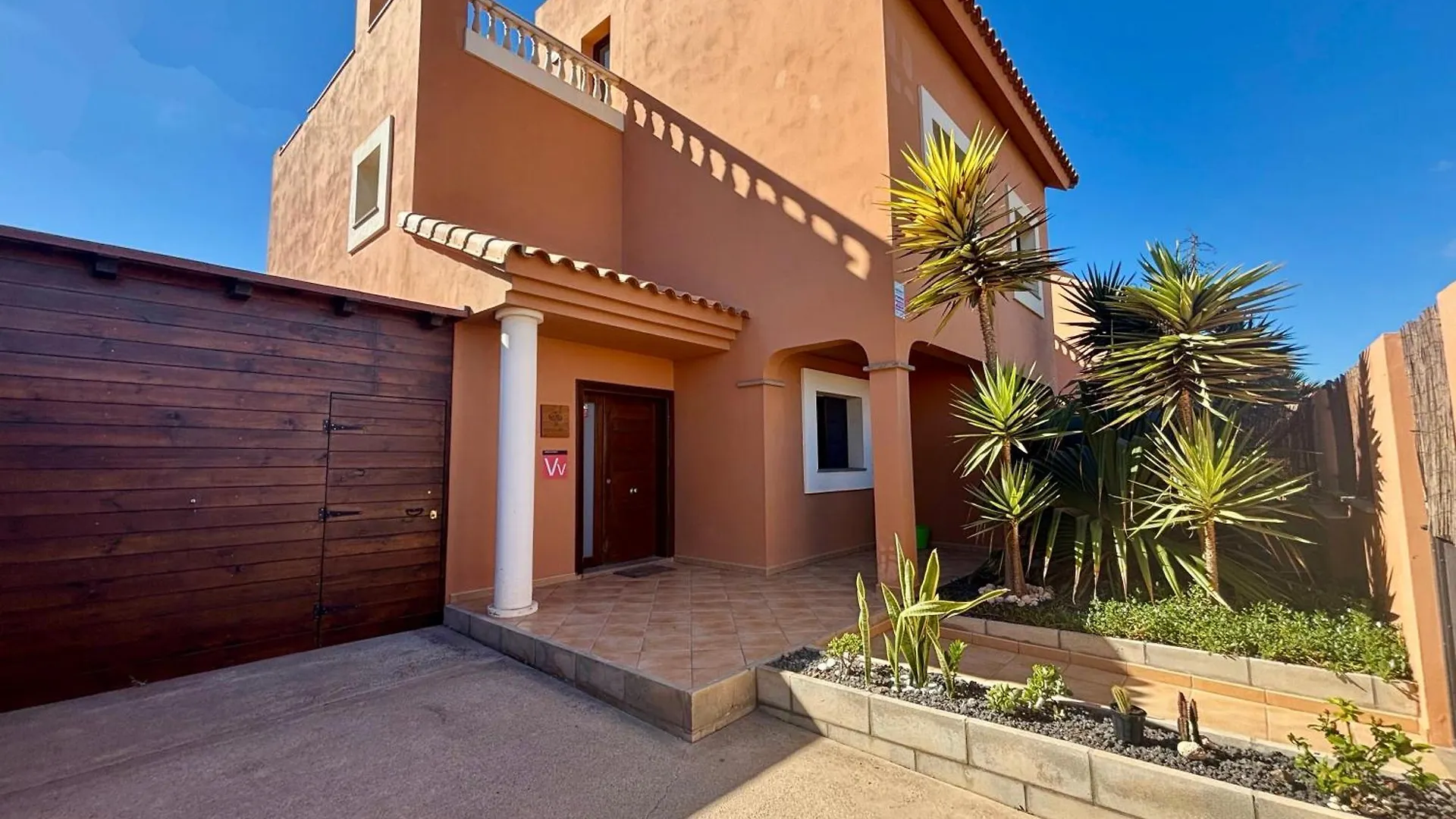 Villa Tarabilla With Private Pool & Ocean Views Corralejo